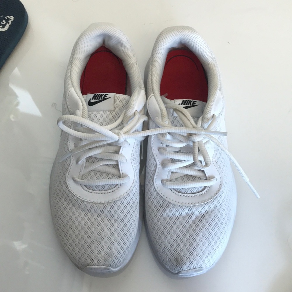 White nike sneakers
